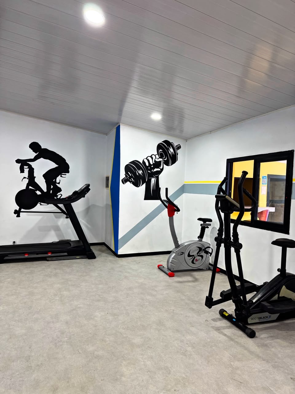 Salle de sport équipée de Padel Palmeraie