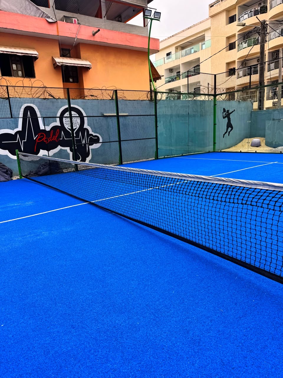 Terrain bleu de Padel Palmeraie